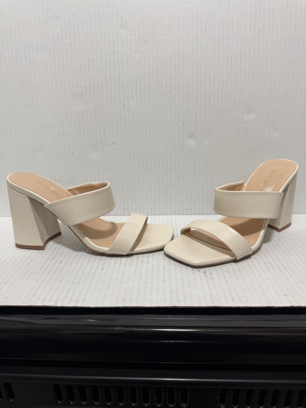 Nine West Cream Faux leather Double Band Mule Slide Heels Sz 7M Spring